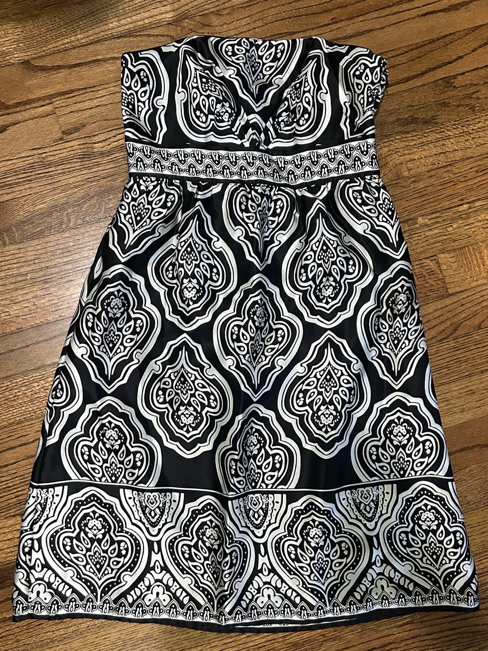White House Black Market Strapless Black and White Printed Dress